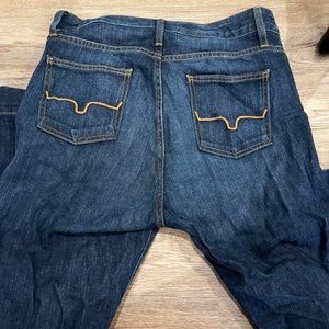 Brand new kimes jeans never worn.